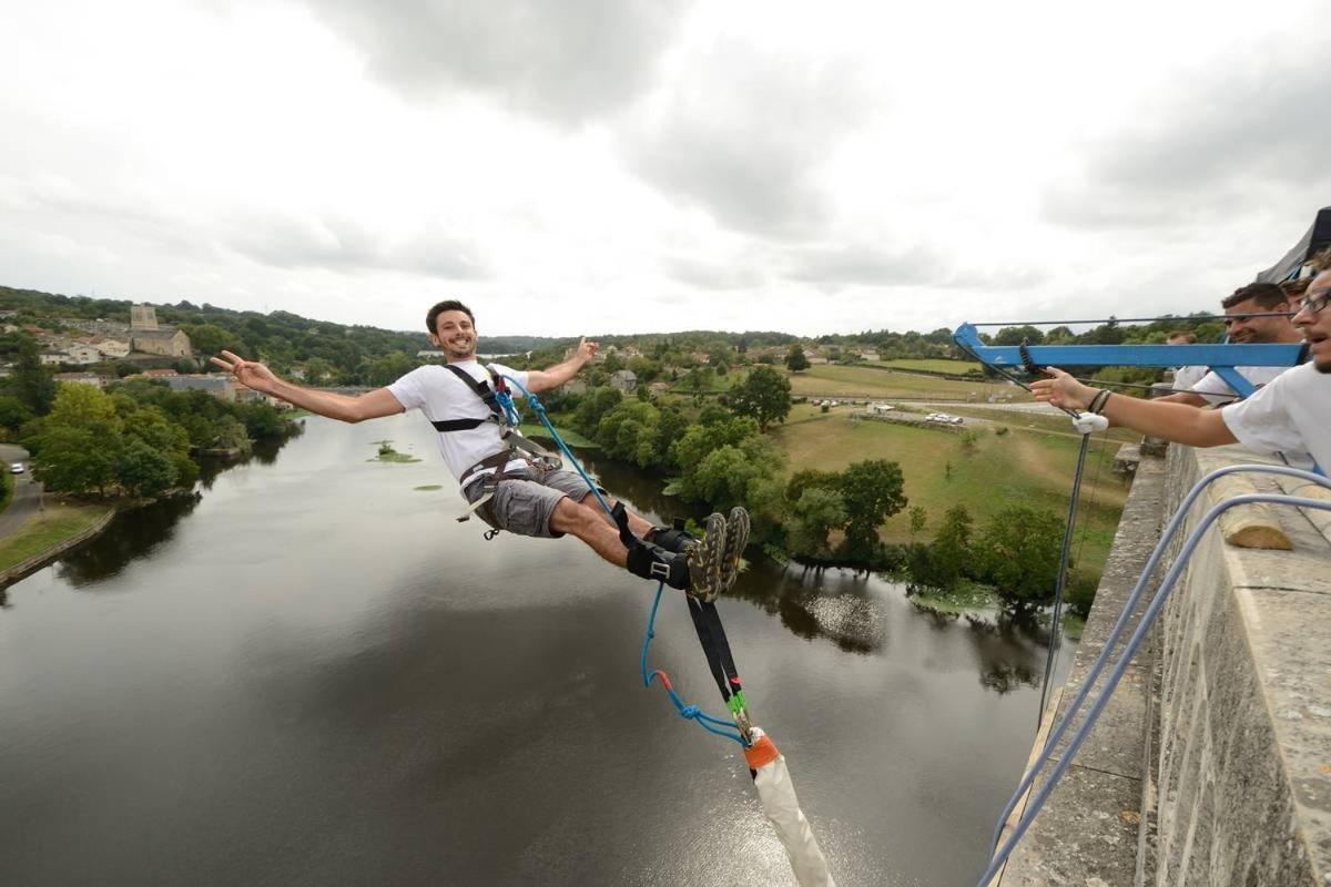 Gite Des Roses Oradour-Fanais Exteriér fotografie